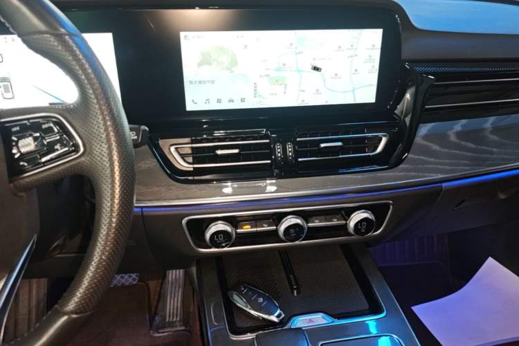 Used Hongqi HS5 2023 2.0T Four-Wheel Drive Flagship Pro Edition Audio And AC Panel