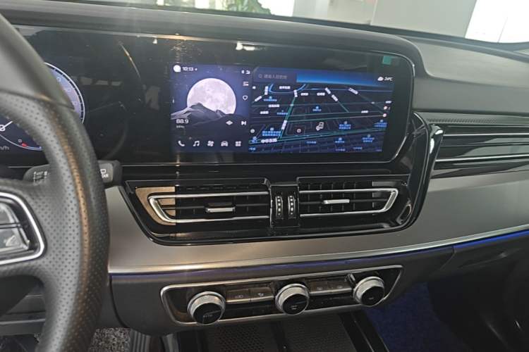 Used Hongqi HS5 2023 2.0T Qixiang Pro Edition Audio And AC Panel