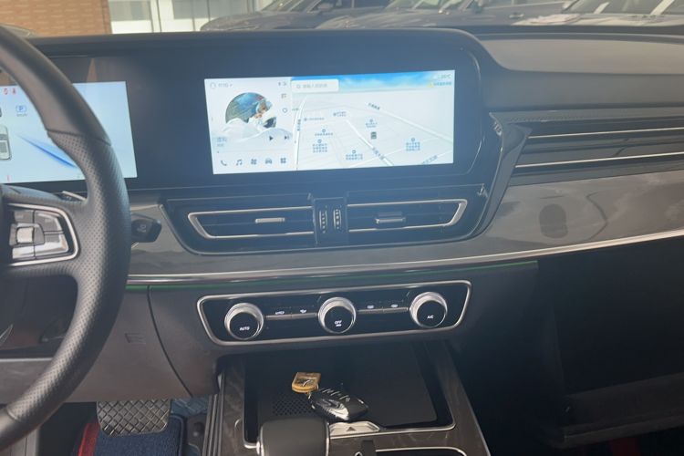 Used Hongqi HS5 2023 2.0T Four-Wheel Drive Flagship Pro Edition Audio And AC Panel