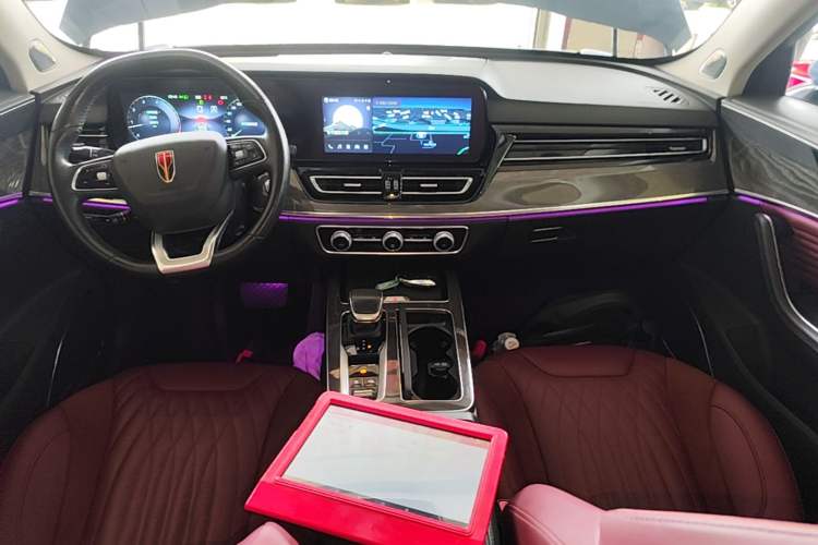 Used Hongqi HS5 2023 2.0T Four-Wheel Drive Flagship Pro Edition Center Console
