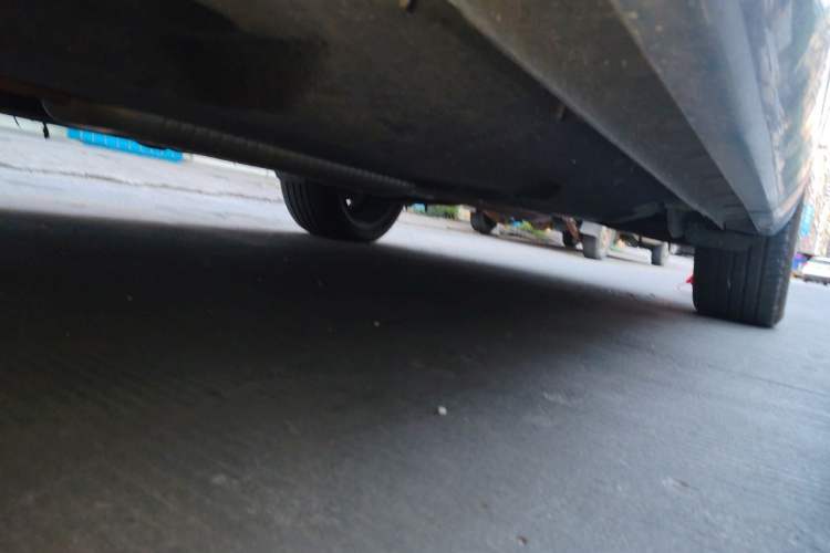 Used Hongqi HS5 2023 2.0T Four-Wheel Drive Flagship Pro Edition Chassis Front Left