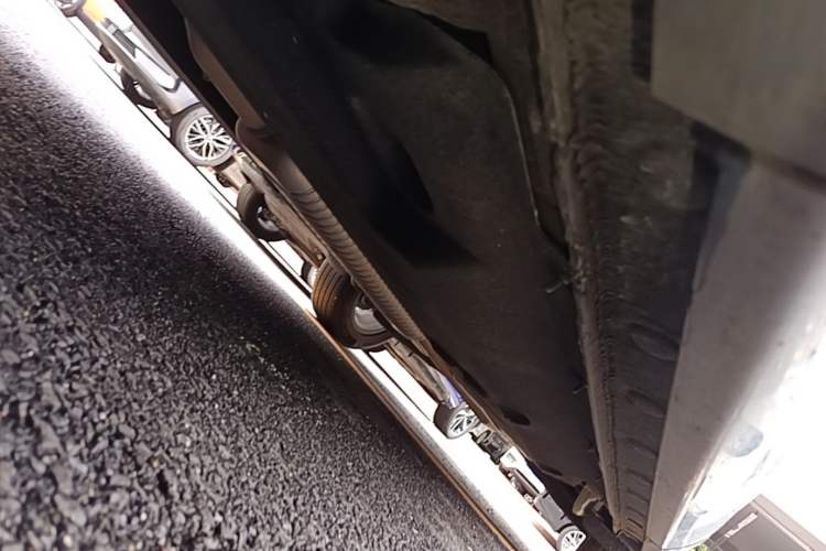Used Hongqi HS5 2023 2.0T Qixiang Pro Edition Chassis Front Left