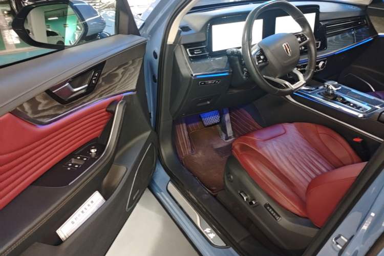Used Hongqi HS5 2023 2.0T Four-Wheel Drive Flagship Pro Edition Driver Seat