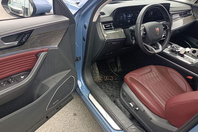 Used Hongqi HS5 2023 2.0T Four-Wheel Drive Flagship Pro Edition Driver Seat