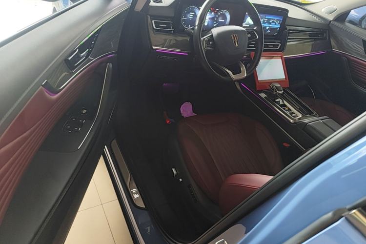 Used Hongqi HS5 2023 2.0T Four-Wheel Drive Flagship Pro Edition Driver Seat
