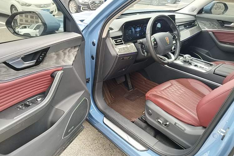 Used Hongqi HS5 2023 2.0T Four-Wheel Drive Flagship Pro Edition Driver Seat