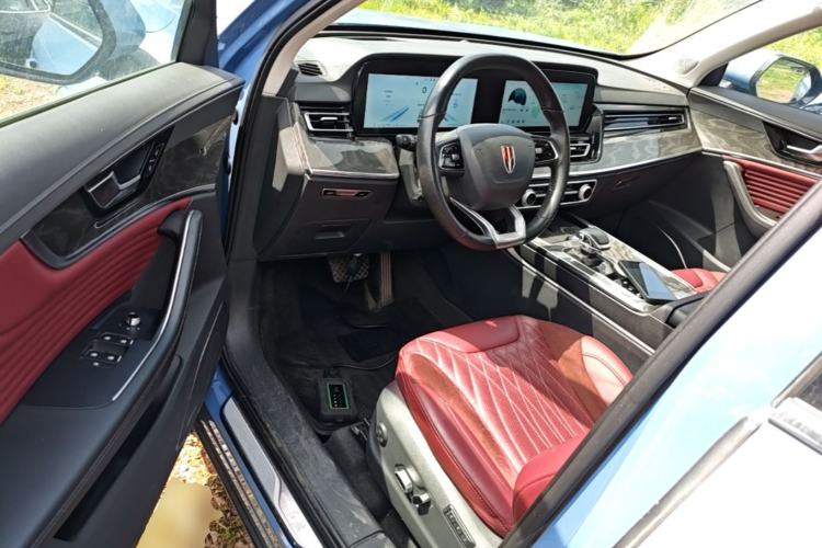 Used Hongqi HS5 2023 2.0T Four-Wheel Drive Flagship Pro Edition Driver Seat