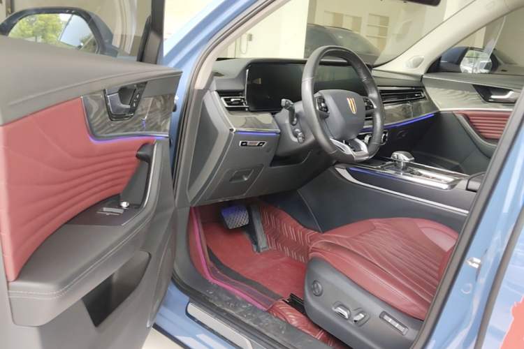 Used Hongqi HS5 2023 2.0T Four-Wheel Drive Flagship Pro Edition Driver Seat