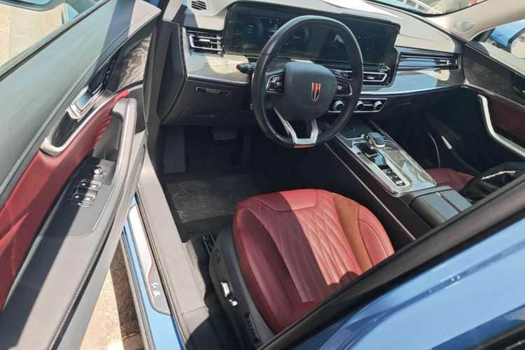 Used Hongqi HS5 2023 2.0T Four-Wheel Drive Flagship Pro Edition Driver Seat