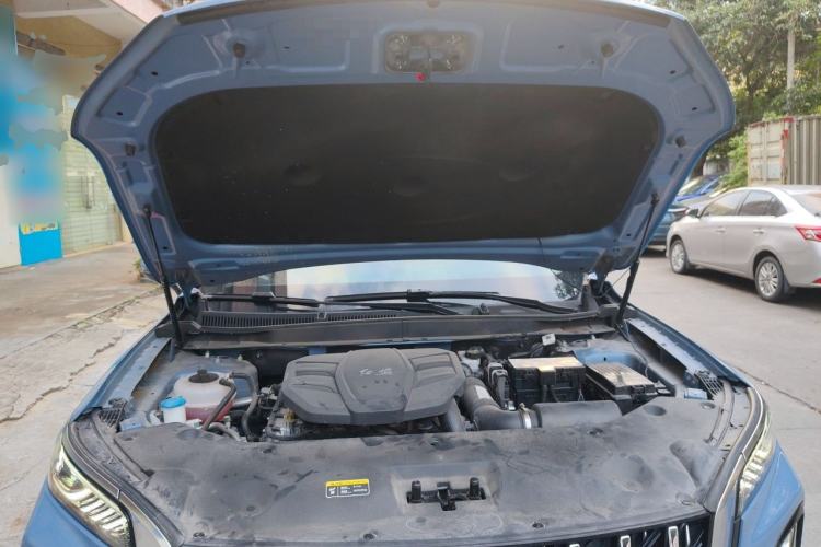 Used Hongqi HS5 2023 2.0T Four-Wheel Drive Flagship Pro Edition Engine Bay