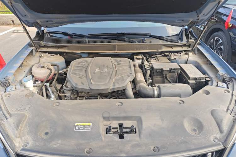 Used Hongqi HS5 2023 2.0T Four-Wheel Drive Flagship Pro Edition Engine Bay