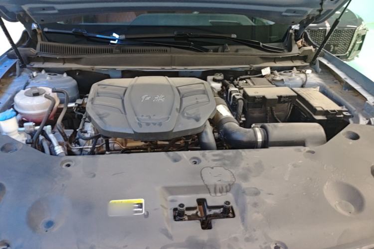 Used Hongqi HS5 2023 2.0T Four-Wheel Drive Flagship Pro Edition Engine Bay