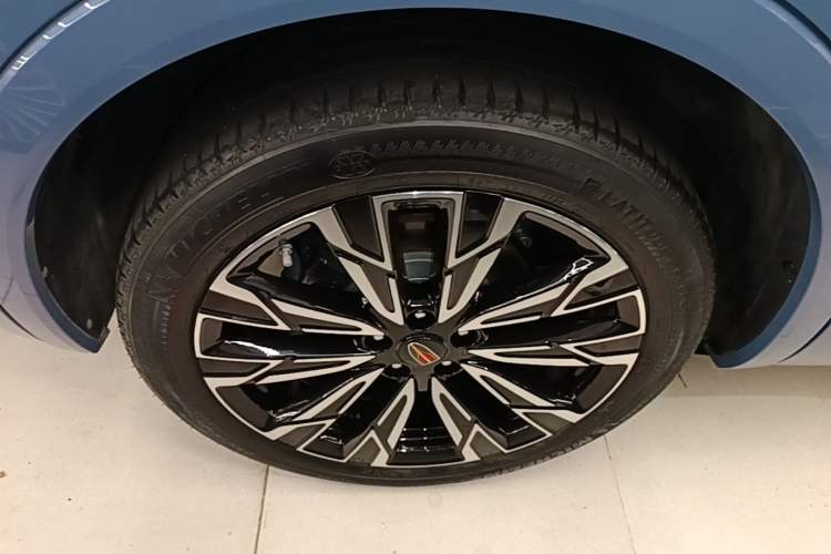 Used Hongqi HS5 2023 2.0T Four-Wheel Drive Flagship Pro Edition Exterior 3