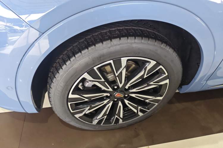 Used Hongqi HS5 2023 2.0T Four-Wheel Drive Flagship Pro Edition Exterior 4