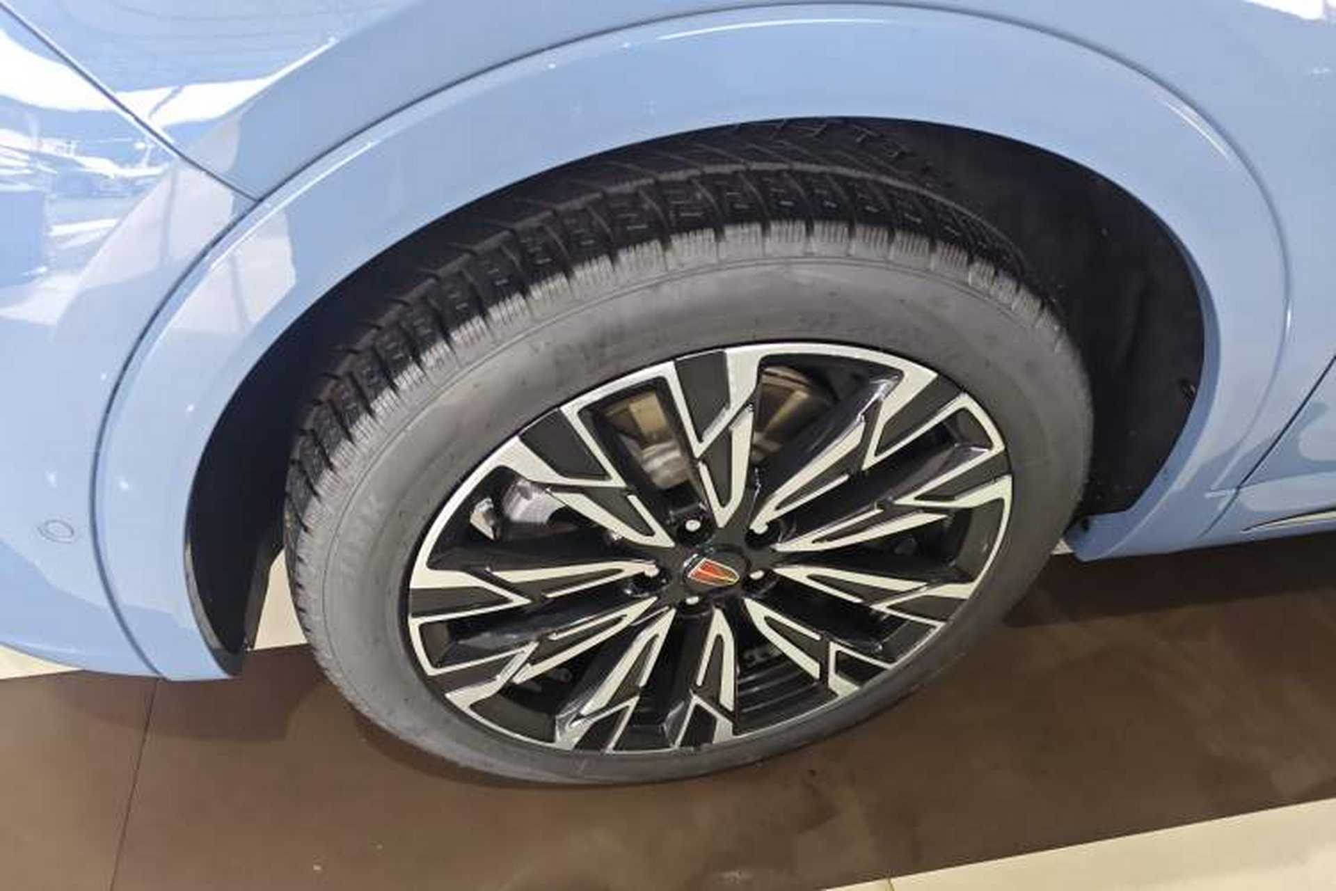 Used Hongqi HS5 2023 2.0T Four-Wheel Drive Flagship Pro Edition Exterior 4