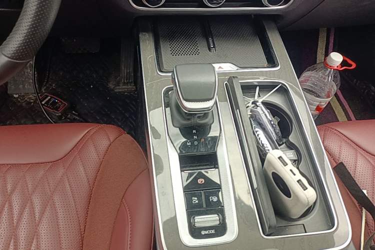 Used Hongqi HS5 2023 2.0T Four-Wheel Drive Flagship Pro Edition Gear Lever