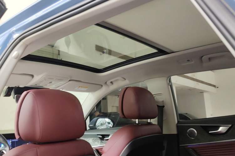 Used Hongqi HS5 2023 2.0T Four-Wheel Drive Flagship Pro Edition Headliner