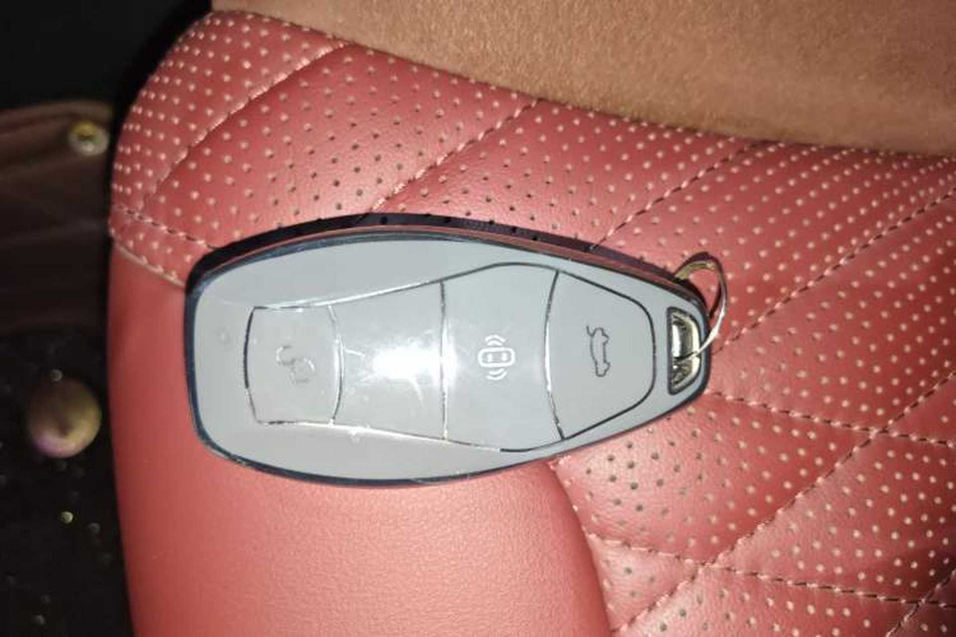 Used Hongqi HS5 2023 2.0T Four-Wheel Drive Flagship Pro Edition Interior 1