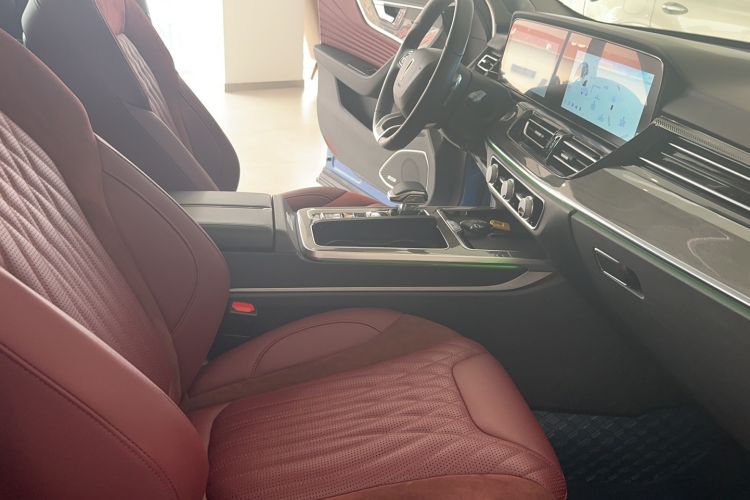 Used Hongqi HS5 2023 2.0T Four-Wheel Drive Flagship Pro Edition Interior 1