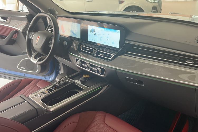 Used Hongqi HS5 2023 2.0T Four-Wheel Drive Flagship Pro Edition Interior 2