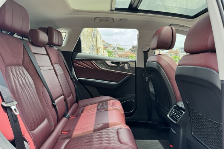 Used Hongqi HS5 2023 2.0T Four-Wheel Drive Flagship Pro Edition Interior 5