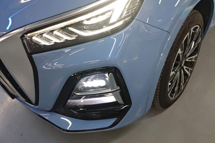 Used Hongqi HS5 2023 2.0T Four-Wheel Drive Flagship Pro Edition Left Front Headlight