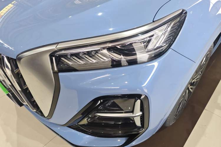 Used Hongqi HS5 2023 2.0T Four-Wheel Drive Flagship Pro Edition Left Front Headlight