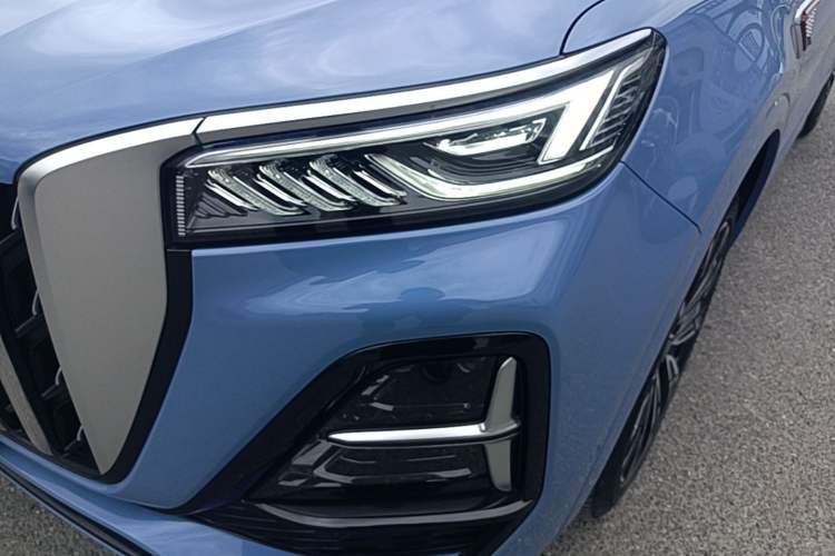 Used Hongqi HS5 2023 2.0T Four-Wheel Drive Flagship Pro Edition Left Front Headlight