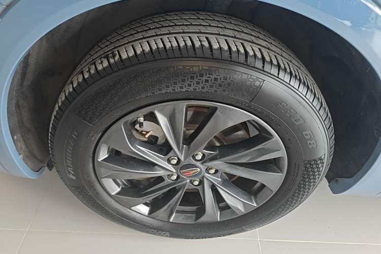 Used Hongqi HS5 2023 2.0T Qixiang Pro Edition Left Front Wheel Hub