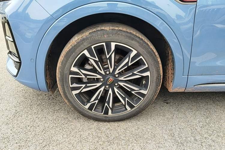 Used Hongqi HS5 2023 2.0T Four-Wheel Drive Flagship Pro Edition Left Front Wheel Hub
