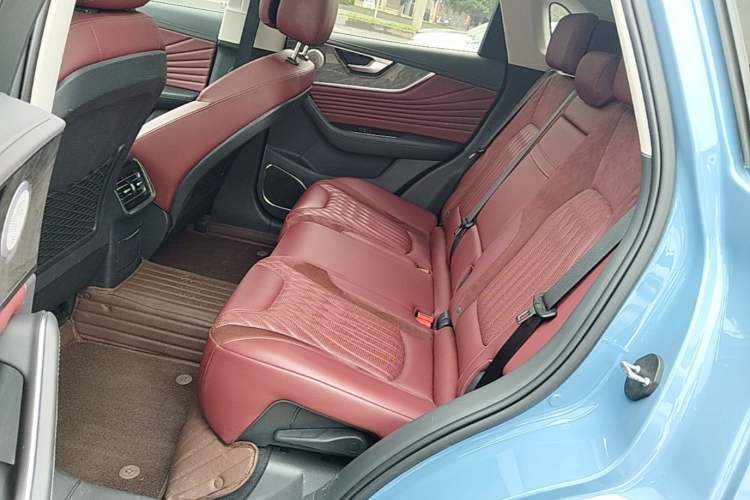 Used Hongqi HS5 2023 2.0T Four-Wheel Drive Flagship Pro Edition Left Rear Seat