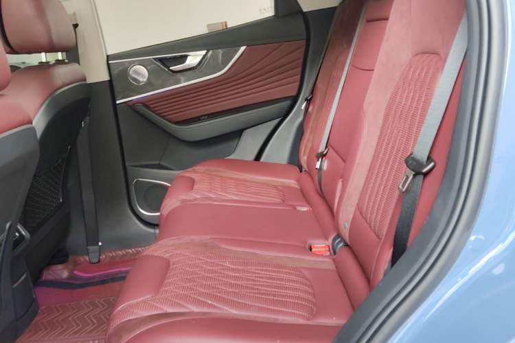 Used Hongqi HS5 2023 2.0T Four-Wheel Drive Flagship Pro Edition Left Rear Seat