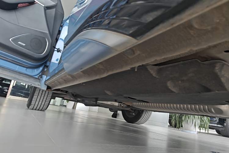 Used Hongqi HS5 2023 2.0T Qixiang Pro Edition Left Side Sill
