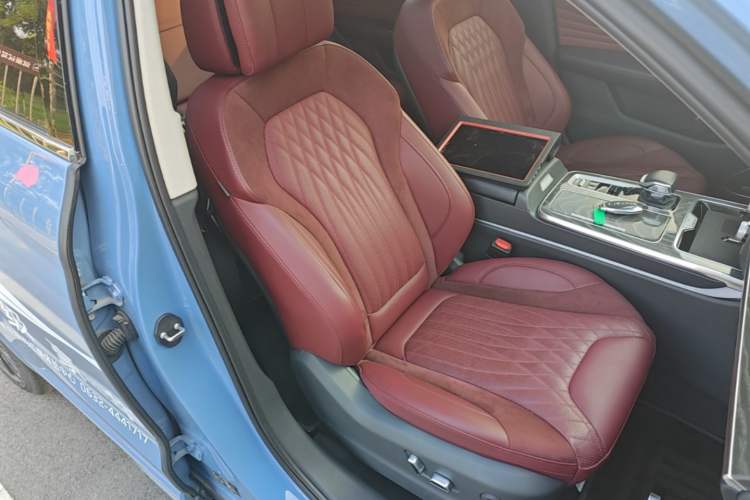 Used Hongqi HS5 2023 2.0T Four-Wheel Drive Flagship Pro Edition Right Front Seat