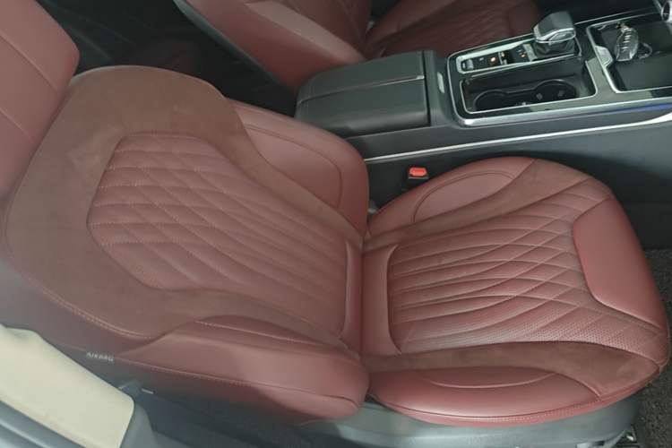 Used Hongqi HS5 2023 2.0T Qixiang Pro Edition Right Front Seat