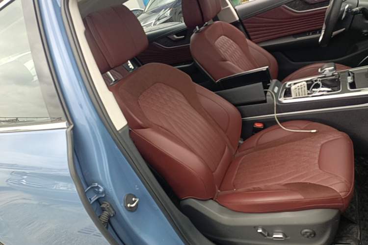 Used Hongqi HS5 2023 2.0T Four-Wheel Drive Flagship Pro Edition Right Front Seat