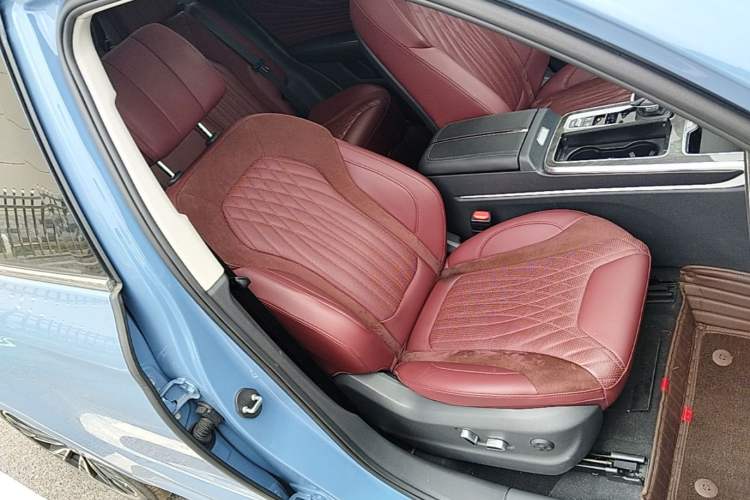 Used Hongqi HS5 2023 2.0T Four-Wheel Drive Flagship Pro Edition Right Front Seat