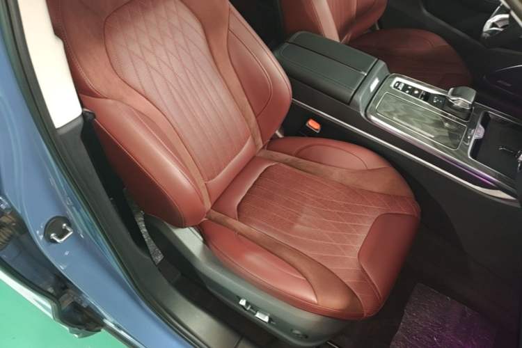 Used Hongqi HS5 2023 2.0T Four-Wheel Drive Flagship Pro Edition Right Front Seat