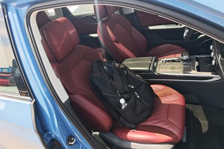 Used Hongqi HS5 2023 2.0T Four-Wheel Drive Flagship Pro Edition Right Front Seat