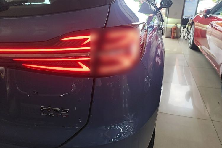 Used Hongqi HS5 2023 2.0T Four-Wheel Drive Flagship Pro Edition Right Rear Taillight