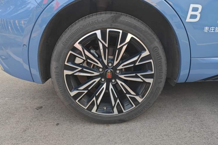 Used Hongqi HS5 2023 2.0T Four-Wheel Drive Flagship Pro Edition Right Rear Wheel Hub