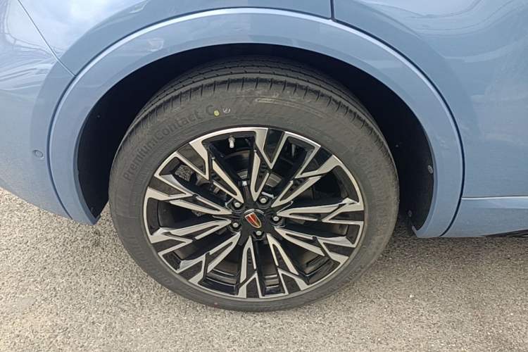 Used Hongqi HS5 2023 2.0T Four-Wheel Drive Flagship Pro Edition Right Rear Wheel Hub