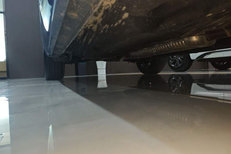 Used Hongqi HS5 2023 2.0T Four-Wheel Drive Flagship Pro Edition Right Side Sill