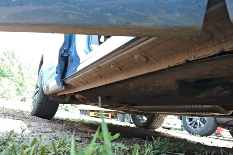 Used Hongqi HS5 2023 2.0T Four-Wheel Drive Flagship Pro Edition Right Side Sill