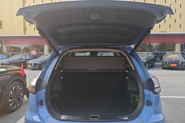 Used Hongqi HS5 2023 2.0T Four-Wheel Drive Flagship Pro Edition Trunk