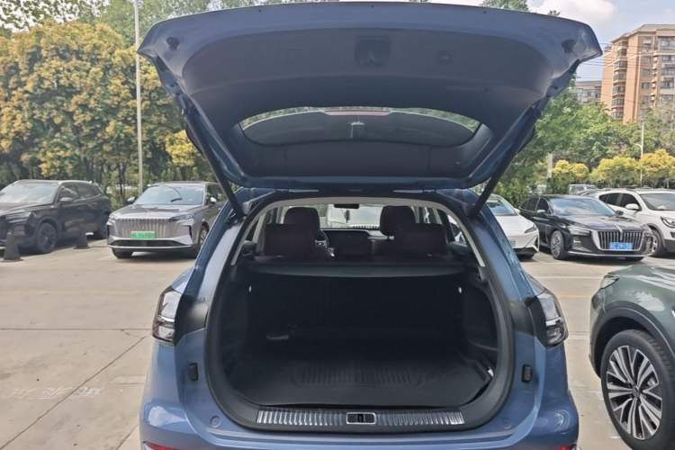 Used Hongqi HS5 2023 2.0T Four-Wheel Drive Flagship Pro Edition Trunk