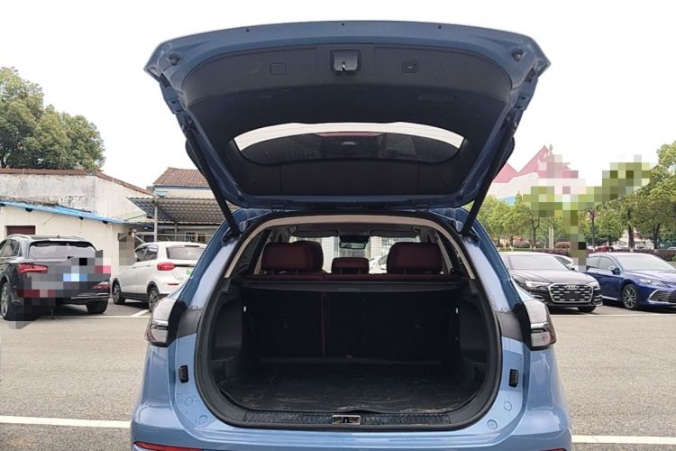Used Hongqi HS5 2023 2.0T Four-Wheel Drive Flagship Pro Edition Trunk