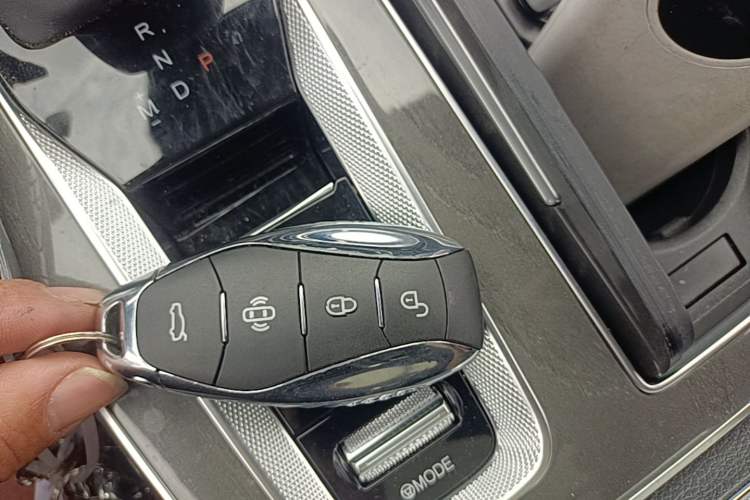 Used Hongqi HS5 2023 2.0T Four-Wheel Drive Flagship Pro Edition Vehicle Key