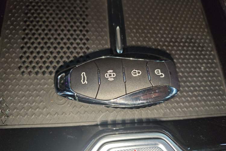 Used Hongqi HS5 2023 2.0T Four-Wheel Drive Flagship Pro Edition Vehicle Key