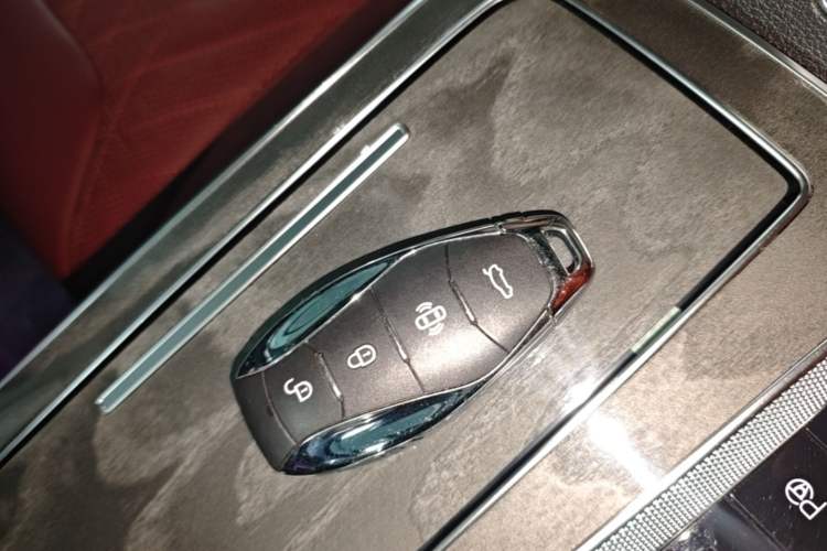 Used Hongqi HS5 2023 2.0T Four-Wheel Drive Flagship Pro Edition Vehicle Key